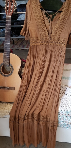 Wishlist Apparel size medium peasant dress crochet detail - Picture 3 of 4